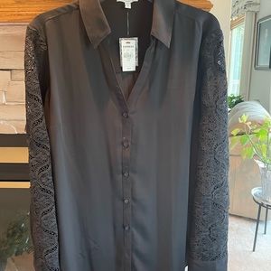 EXPRESS Women’s Size Large Button Up Blouse